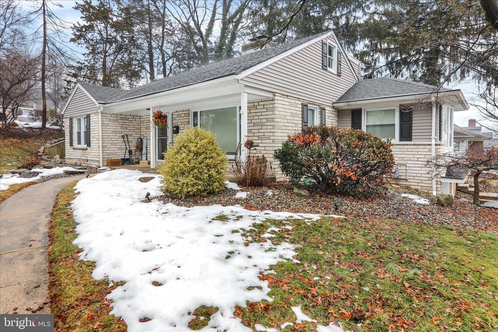 Image 1 of property listing at 311 LYNOAK AVE, Reading, PA 19607