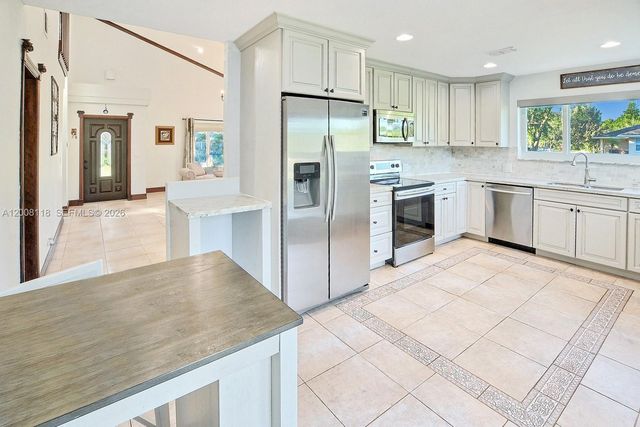 480 W Mount Vernon Dr, Plantation, FL 33325