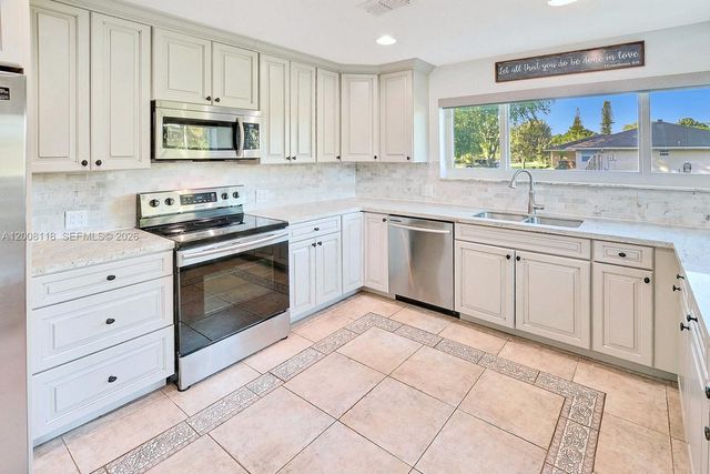 480 W Mount Vernon Dr, Plantation, FL 33325