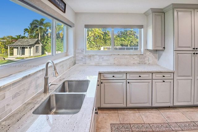 480 W Mount Vernon Dr, Plantation, FL 33325