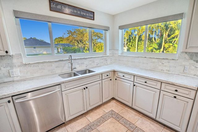 480 W Mount Vernon Dr, Plantation, FL 33325