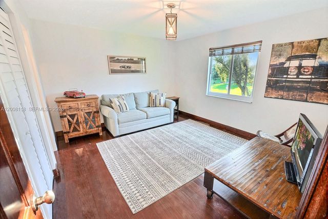 480 W Mount Vernon Dr, Plantation, FL 33325