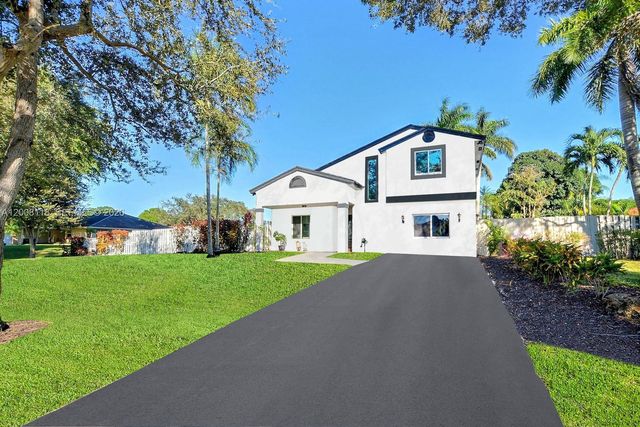 480 W Mount Vernon Dr, Plantation, FL 33325