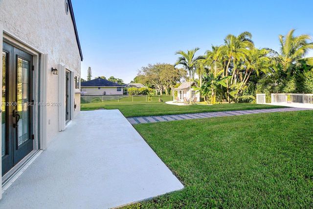 480 W Mount Vernon Dr, Plantation, FL 33325