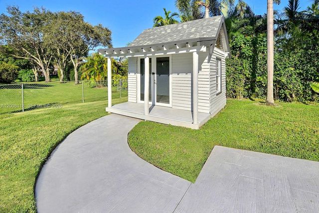 480 W Mount Vernon Dr, Plantation, FL 33325