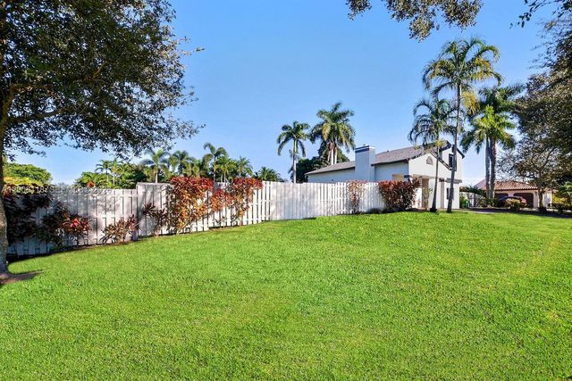 480 W Mount Vernon Dr, Plantation, FL 33325