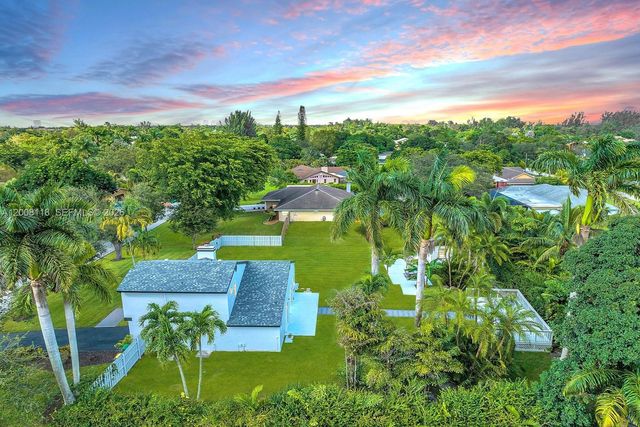 480 W Mount Vernon Dr, Plantation, FL 33325
