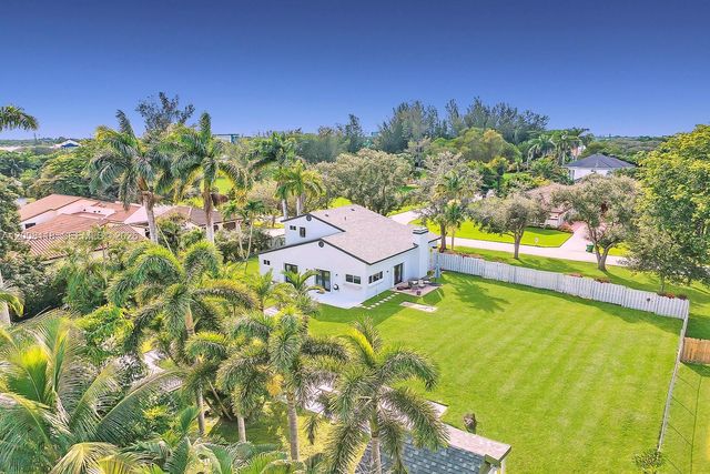 480 W Mount Vernon Dr, Plantation, FL 33325