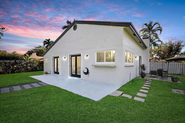 480 W Mount Vernon Dr, Plantation, FL 33325