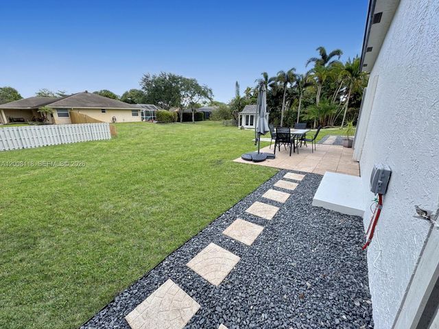 480 W Mount Vernon Dr, Plantation, FL 33325