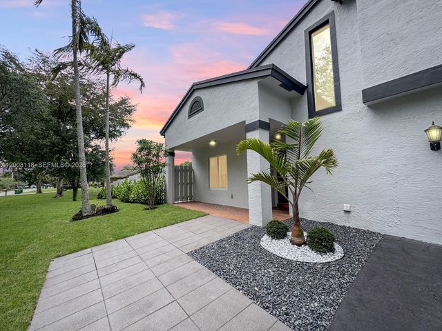 480 W Mount Vernon Dr, Plantation, FL 33325