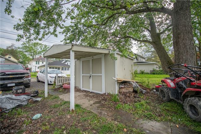 136 E Indiana Avenue, Sebring, OH 44672