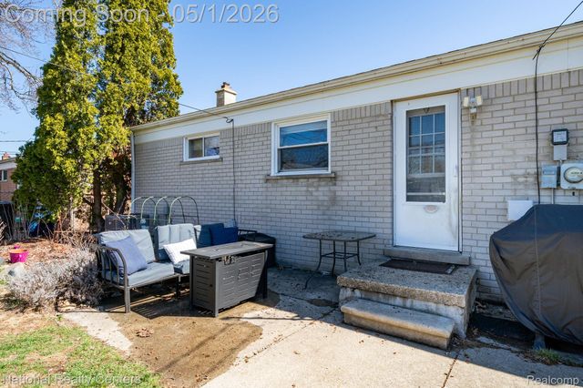8341 Shari Drive, Westland, MI 48185