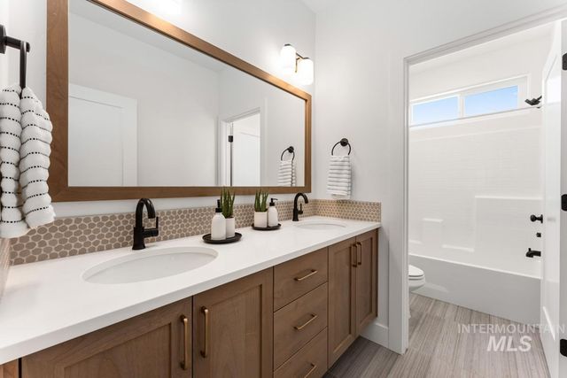13320 N Spring Creek Way, Boise, ID 83714