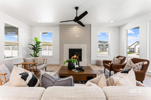 13320 N Spring Creek Way, Boise, ID 83714