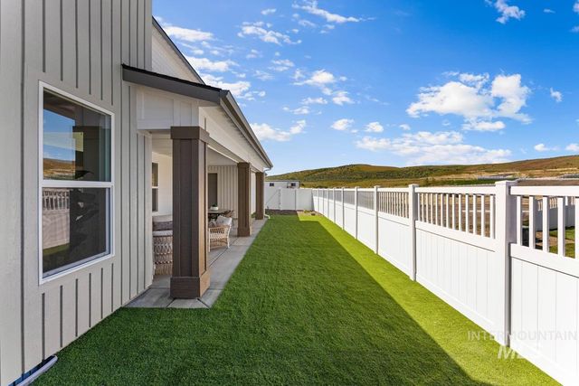 13320 N Spring Creek Way, Boise, ID 83714