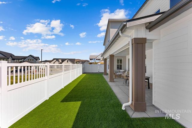 13320 N Spring Creek Way, Boise, ID 83714