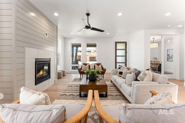 13320 N Spring Creek Way, Boise, ID 83714