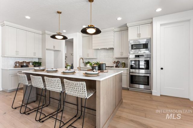 13320 N Spring Creek Way, Boise, ID 83714