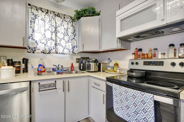 611 W 88th Avenue, Anchorage, AK 99515