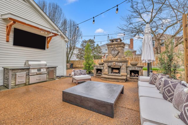 107 Chatsworth Dr, Nashville, TN 37215