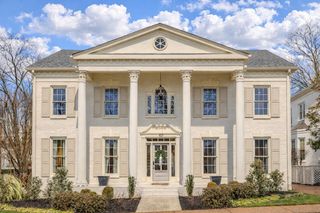 107 Chatsworth Dr, Nashville, TN 37215