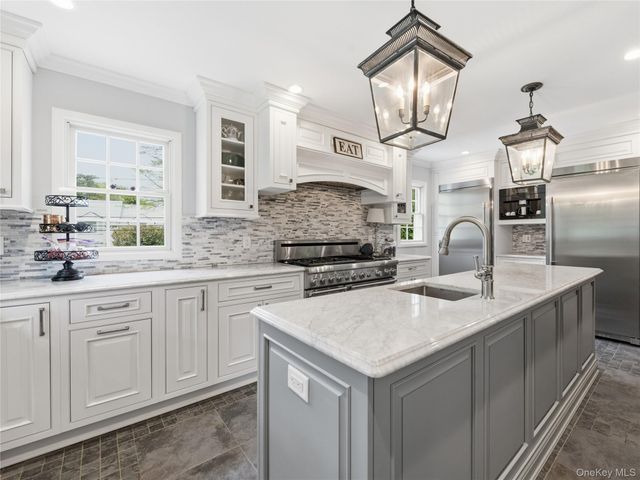 140 Remington Road, Manhasset, NY 11030