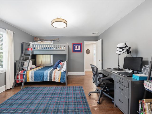 140 Remington Road, Manhasset, NY 11030