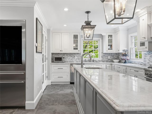 140 Remington Road, Manhasset, NY 11030