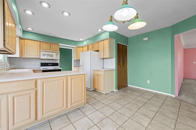 21850 Ontaga Street, Farmington Hills, MI 48336