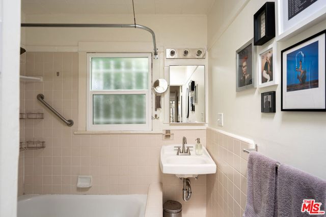 1032 N Hayworth Avenue, West Hollywood, CA 90046