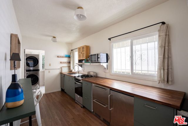 1032 N Hayworth Avenue, West Hollywood, CA 90046