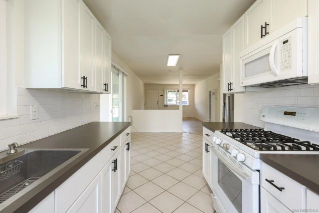 11102 Shadow Hill Way, Santee, CA 92071