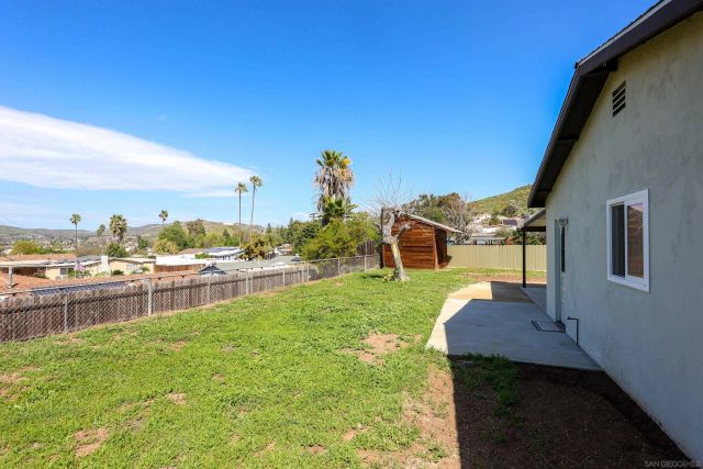 11102 Shadow Hill Way, Santee, CA 92071