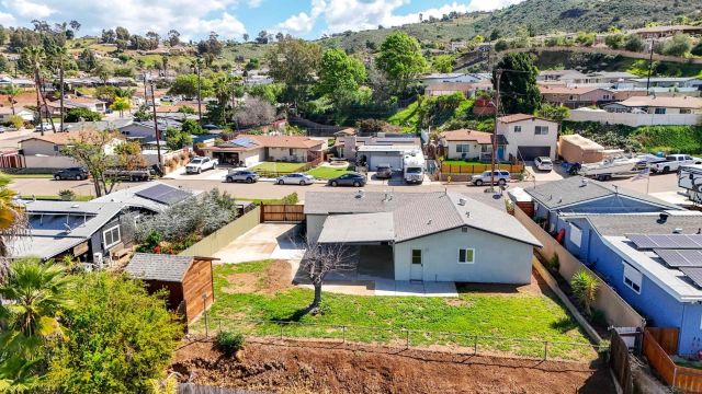 11102 Shadow Hill Way, Santee, CA 92071