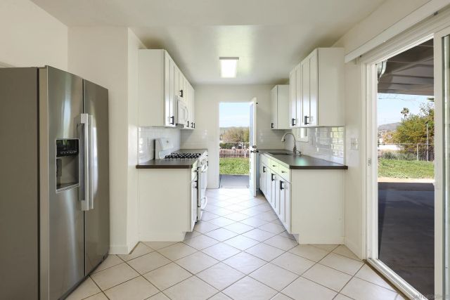 11102 Shadow Hill Way, Santee, CA 92071