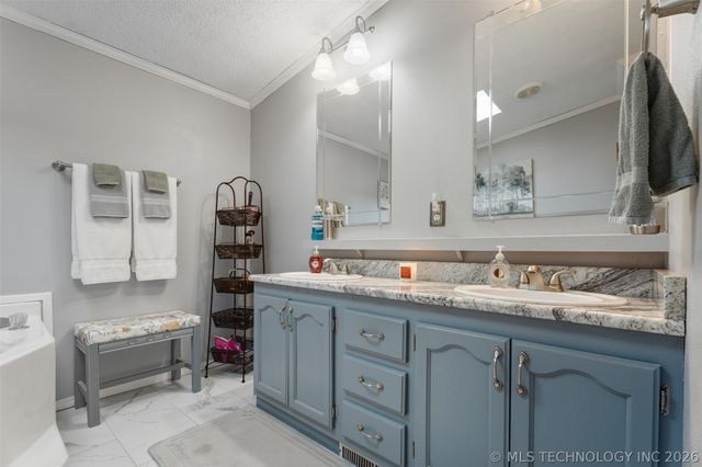 33300 S 544 Road, Jay, OK 74346