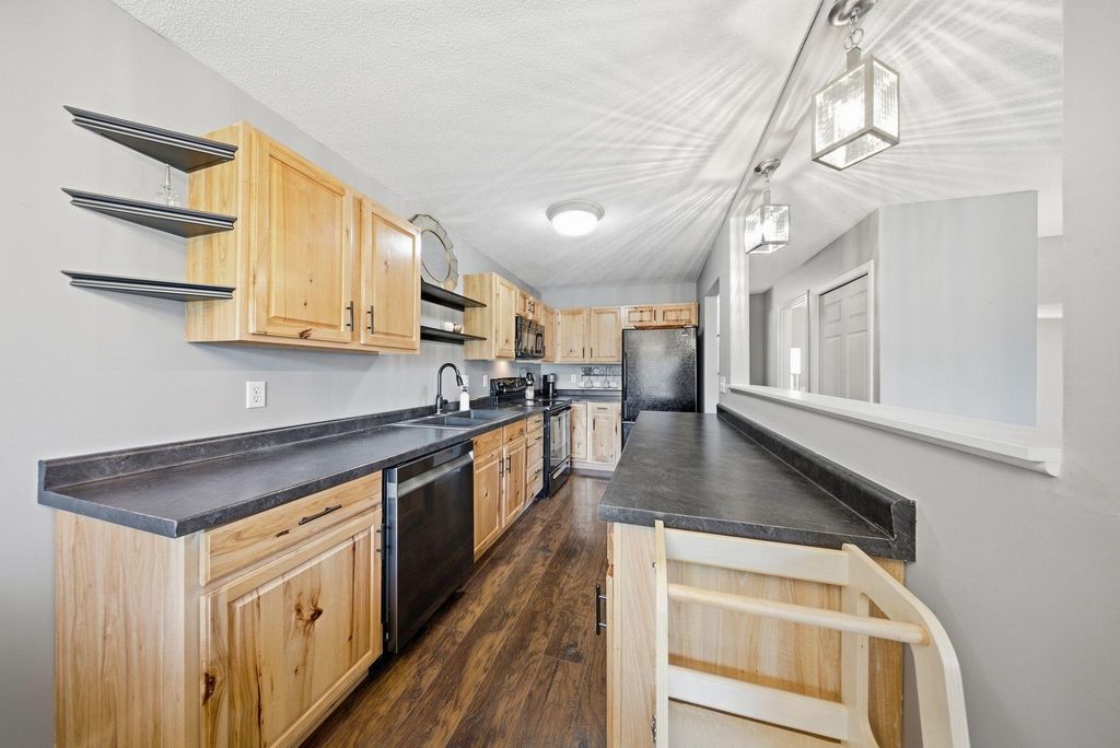 3610 Avon Court, Woodbury, MN 55125 — photo 3