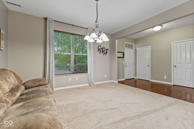 1233 Old Vines Trail, Greenwood, IN 46143