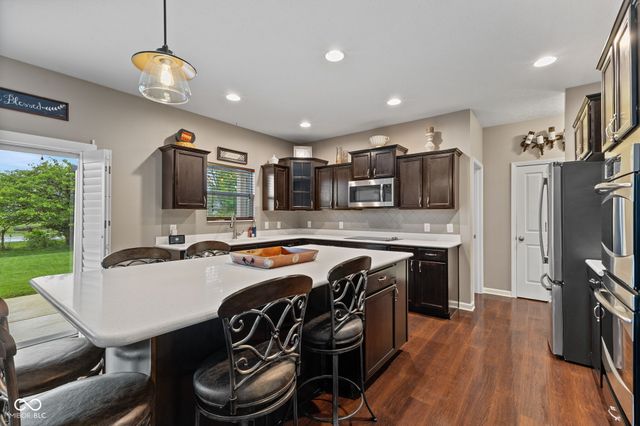 1233 Old Vines Trail, Greenwood, IN 46143