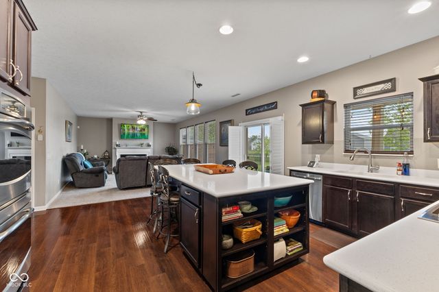 1233 Old Vines Trail, Greenwood, IN 46143