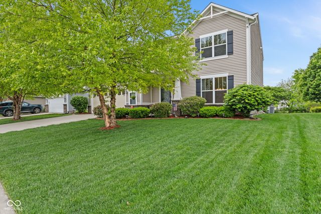 1233 Old Vines Trail, Greenwood, IN 46143