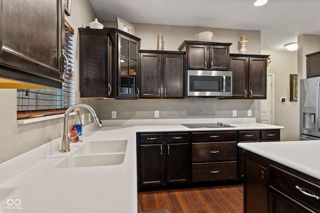 1233 Old Vines Trail, Greenwood, IN 46143