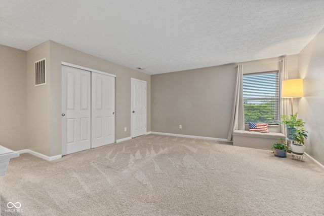 1233 Old Vines Trail, Greenwood, IN 46143