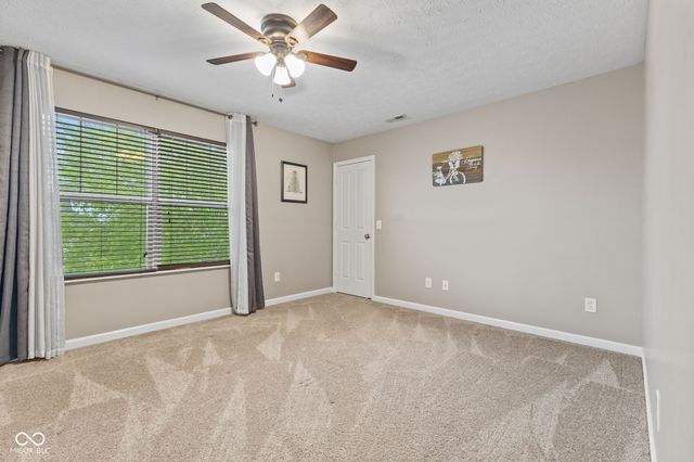 1233 Old Vines Trail, Greenwood, IN 46143