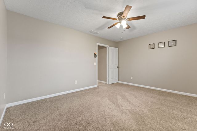 1233 Old Vines Trail, Greenwood, IN 46143