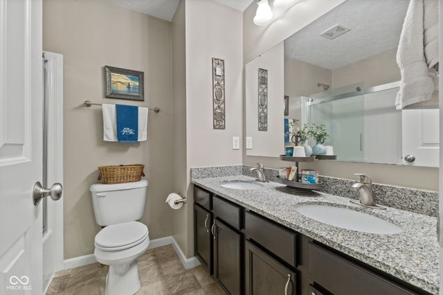 1233 Old Vines Trail, Greenwood, IN 46143