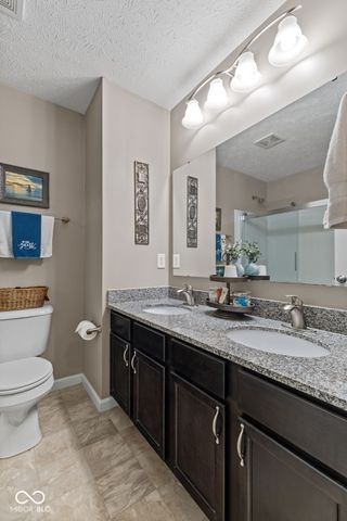 1233 Old Vines Trail, Greenwood, IN 46143