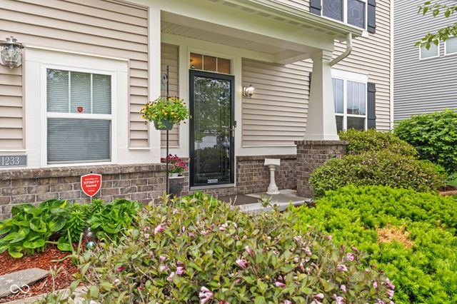 1233 Old Vines Trail, Greenwood, IN 46143