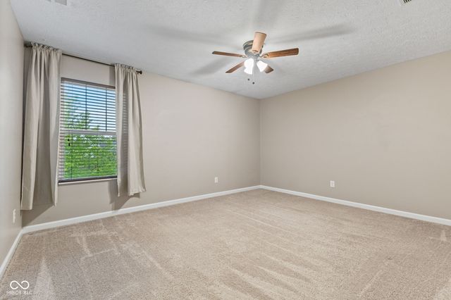 1233 Old Vines Trail, Greenwood, IN 46143